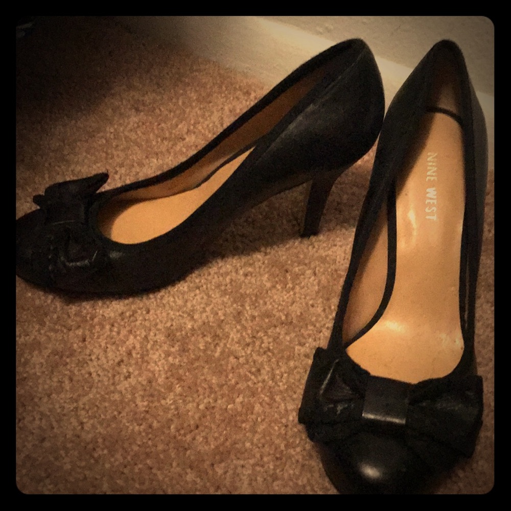 Black bow heels!